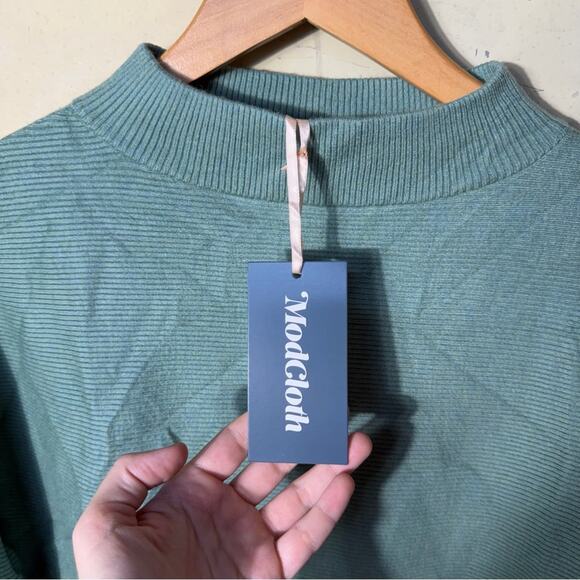 NEW ModCloth Casual Keeper Mock Neck Balloon Sleeve Sweater Size Large - Picture 8 of 8